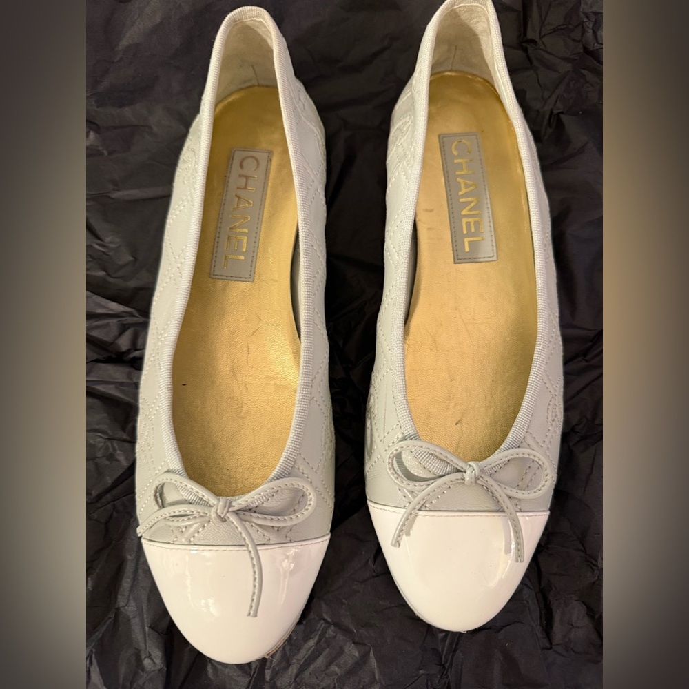 Chanel Women's Grey and White Ballet Flats